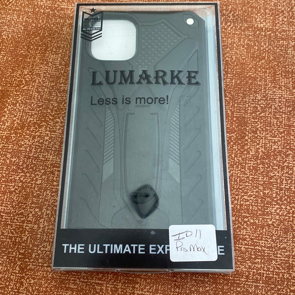 Iphone 11 pro mas case kickstand